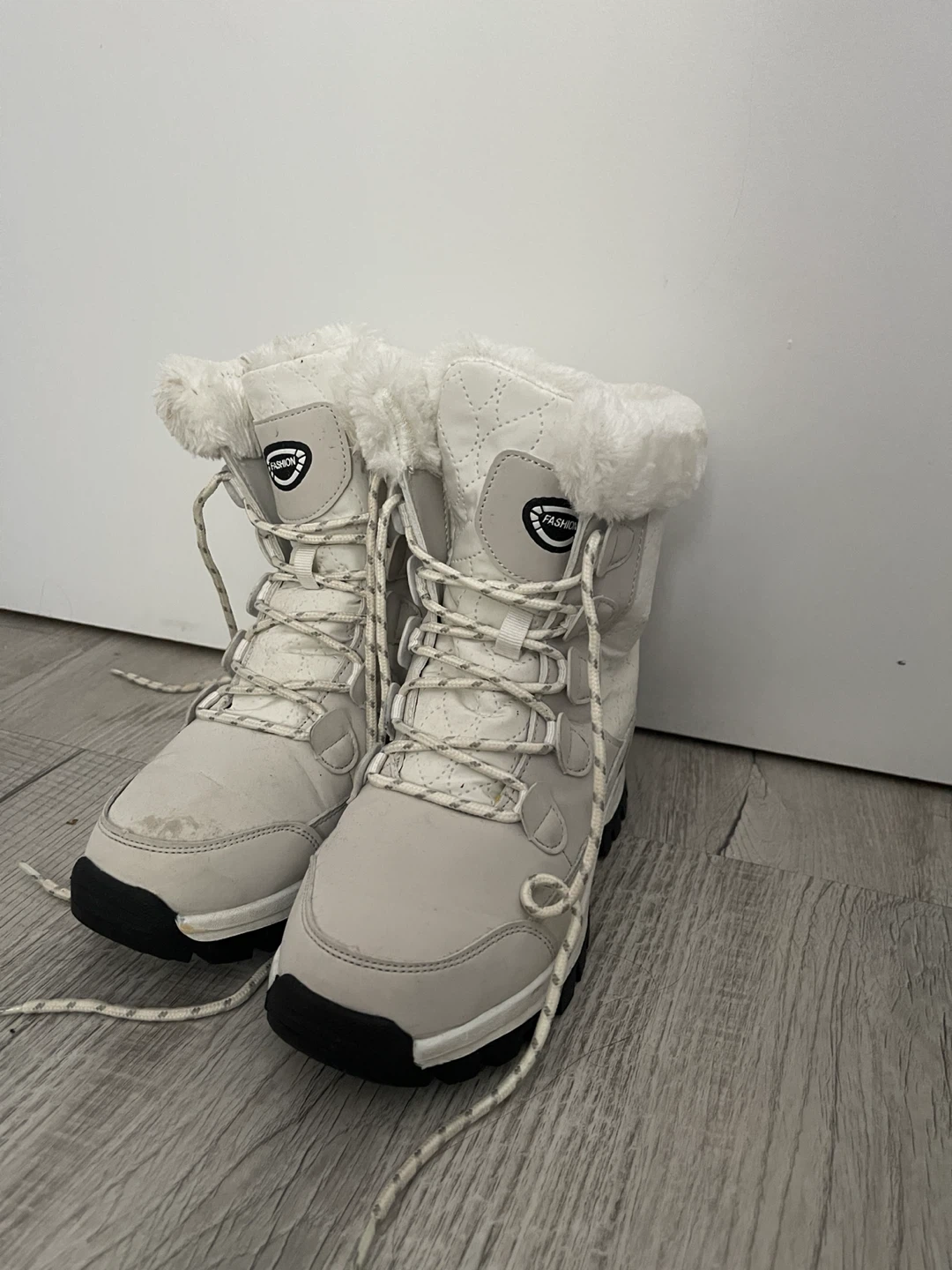 White Fashion Winter Boots