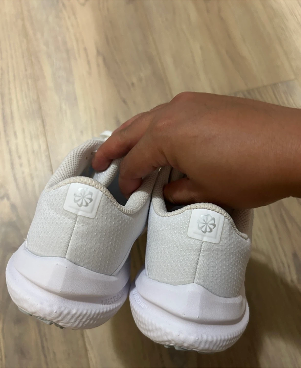 Nike White Running Shoes Winflo 10 - photo 5