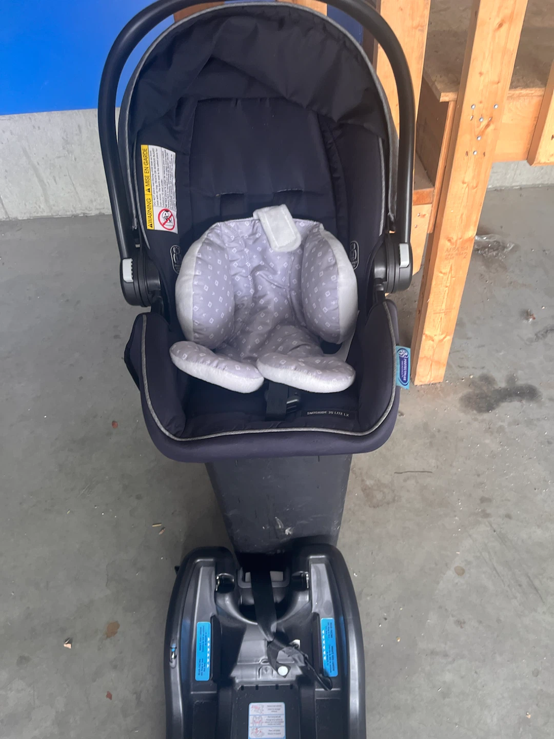 Graco SnugRide 35 Lite LX Infant Car Seat