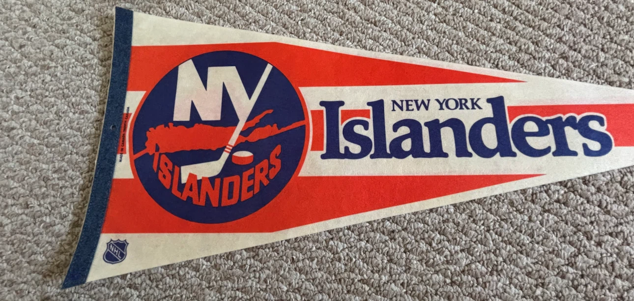 1980s Hockey Team Pennants - photo 3