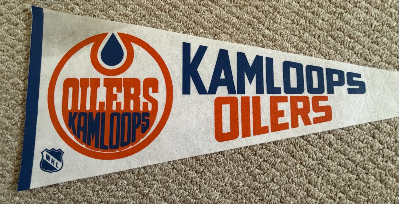 1980s Hockey Team Pennants - photo 4