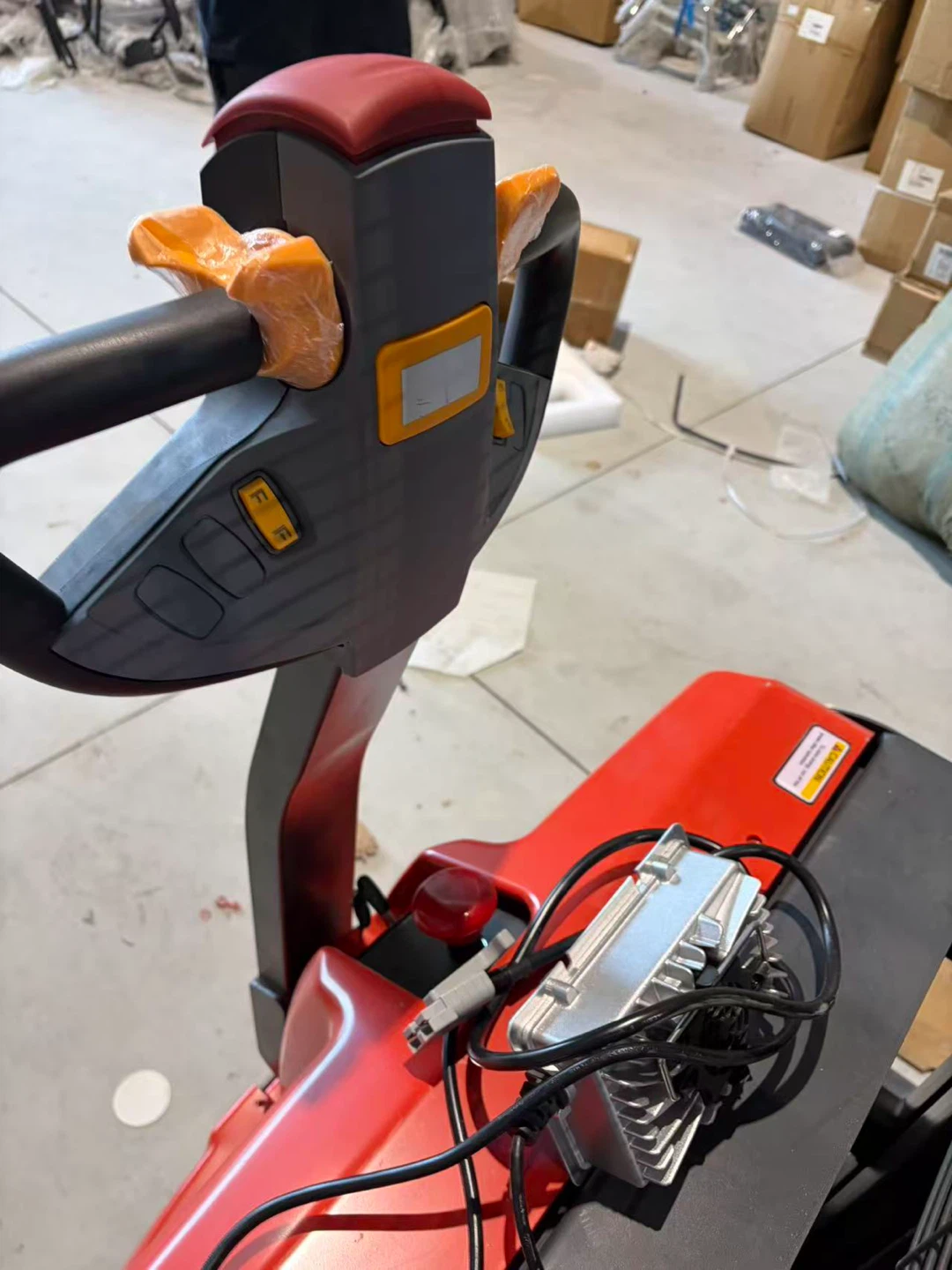 Electric forklift/pallet stacker - photo 2