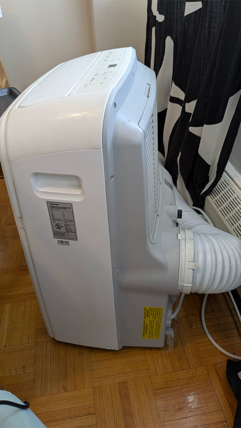 Toshiba Portable Air Conditioner - photo 3