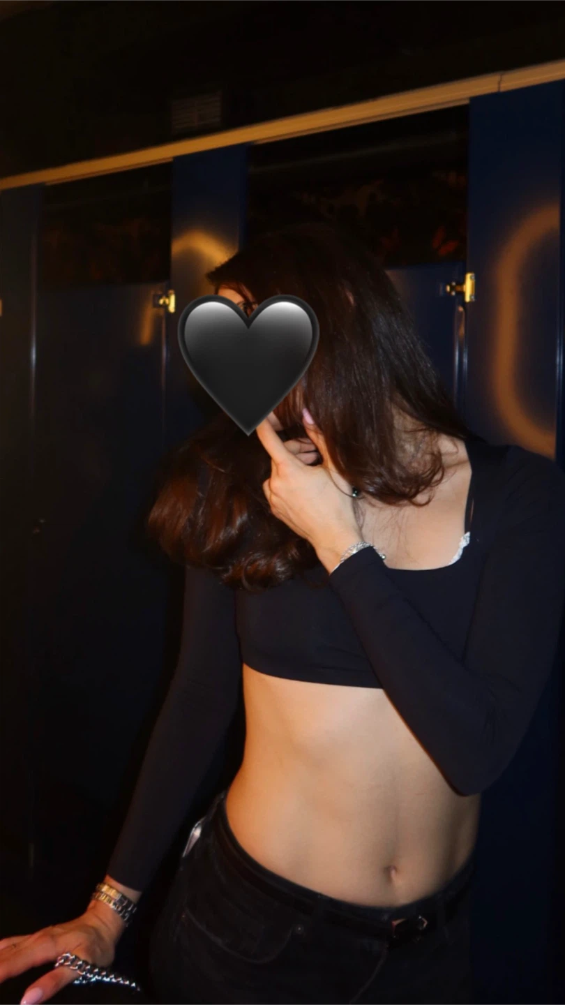 aritzia black Long Sleeve Crop Top