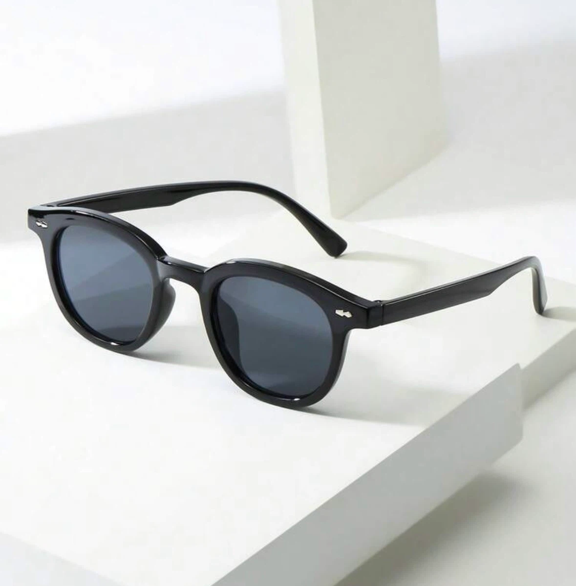 Black Round Sunglasses