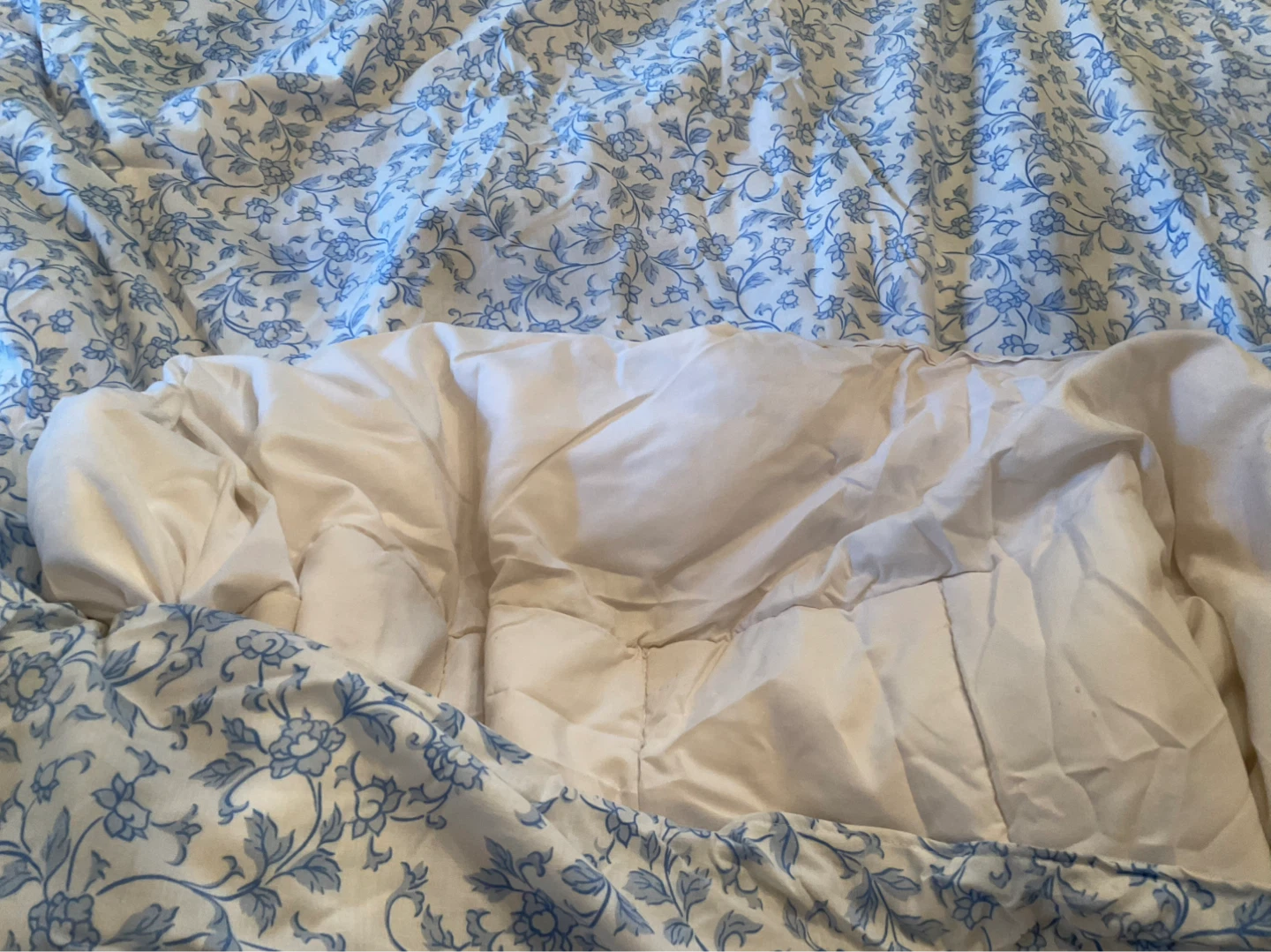 Blue and White Floral Duvet Cover - photo 2