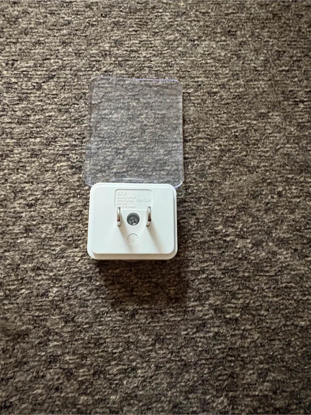 Free - White Plug-in Night Light with Clear Cover - photo 2