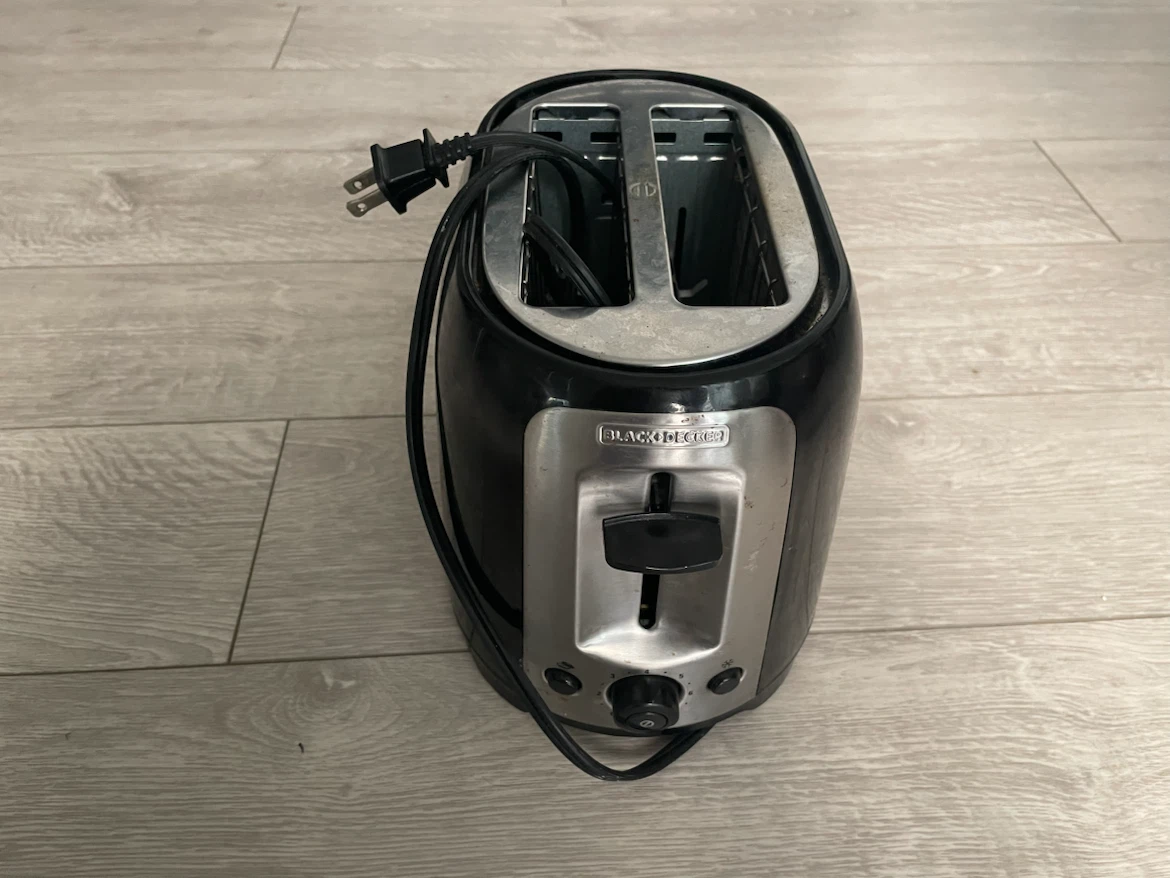 BLACK+DECKER 2-Slice Toaster - photo 2
