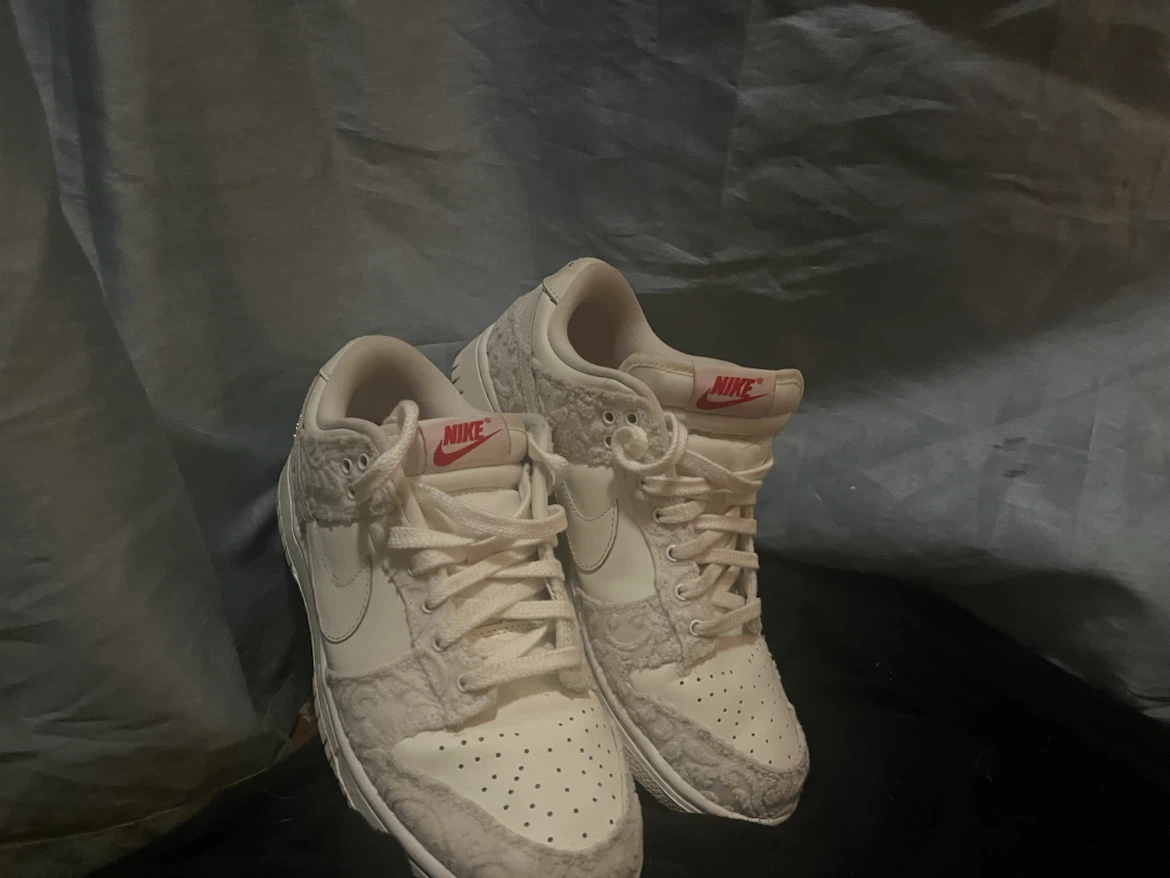 Nike Dunk Low White Lace Floral Sneakers - photo 4