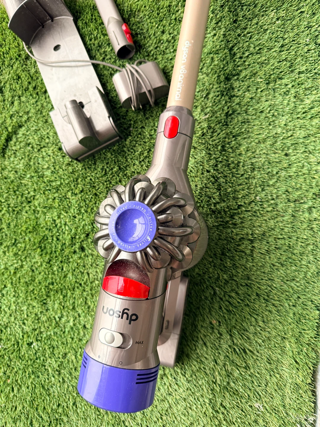 Dyson V8 Animal Cordless Vacuum Cleaner with Accessories