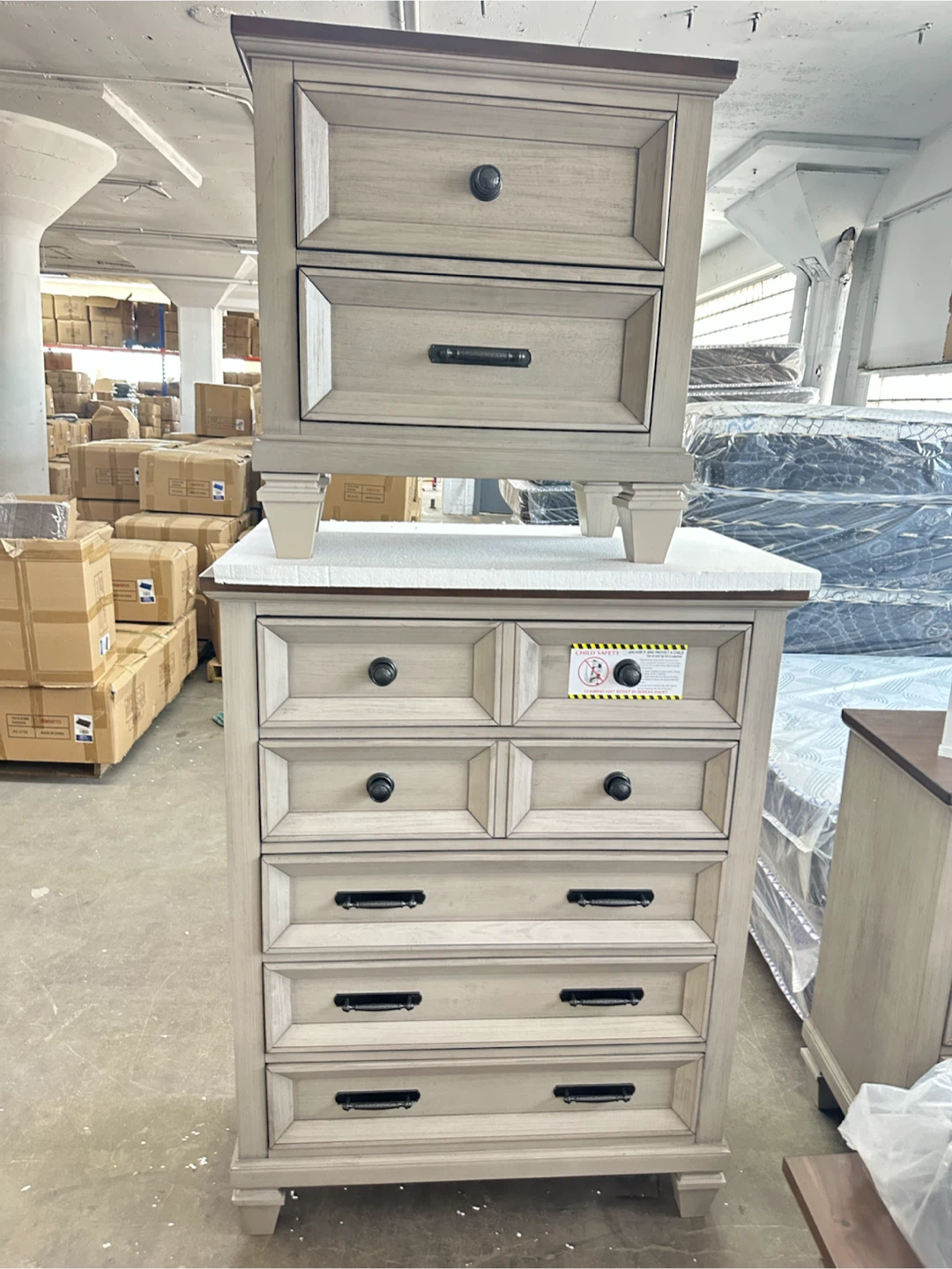 4 piece queen set bed frame mirror dresser nightstand - photo 2
