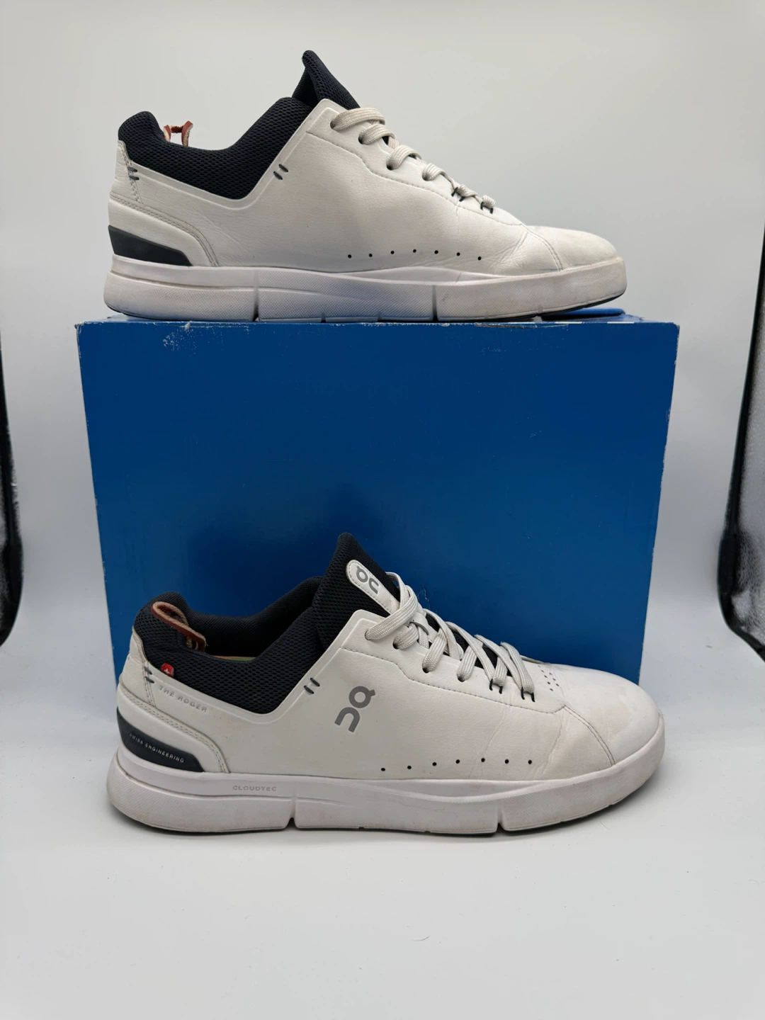 On Running The Roger Advantage Mens Sz 11 White Leather Sneakers - photo 2