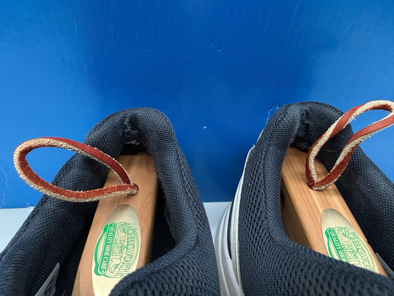 On Running The Roger Advantage Mens Sz 11 White Leather Sneakers - photo 3