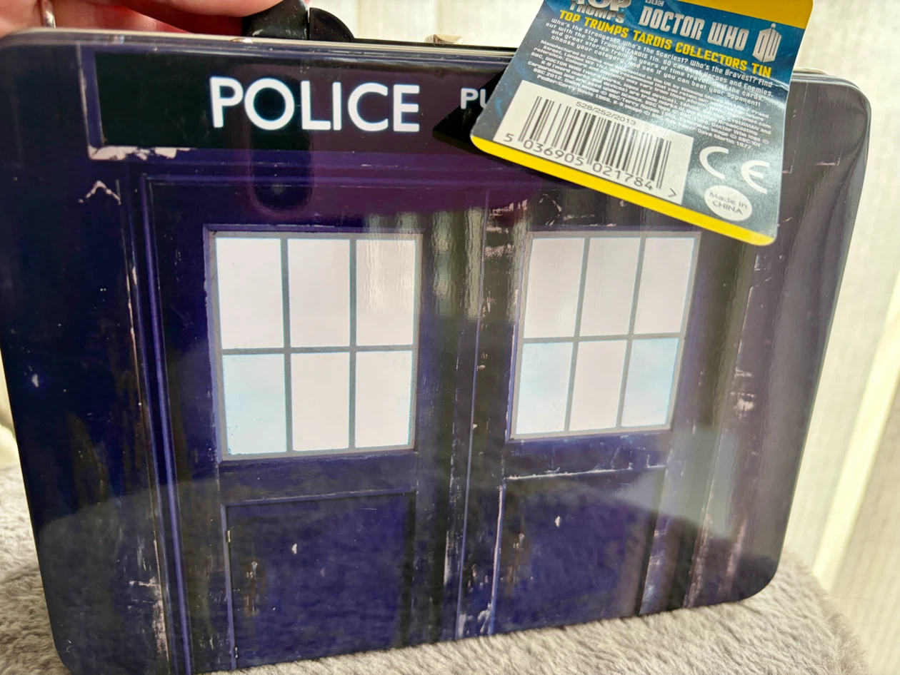 Doctor Who Top Trumps TARDIS Collectors Tin - photo 2