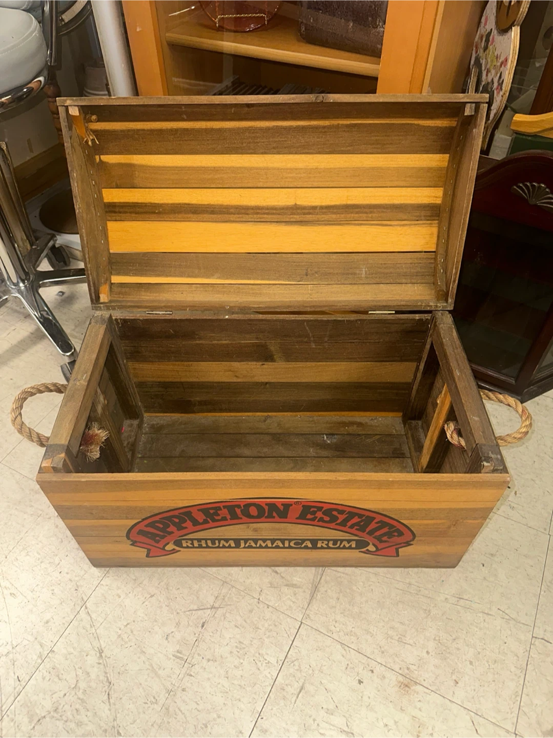 Appleton Estate Wood Trunk - photo 3