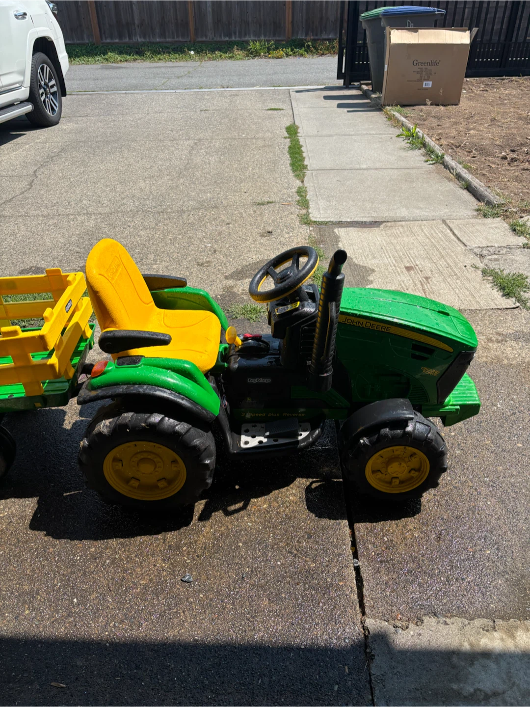 John Deere Ride-On Tractor with Trailer - photo 2