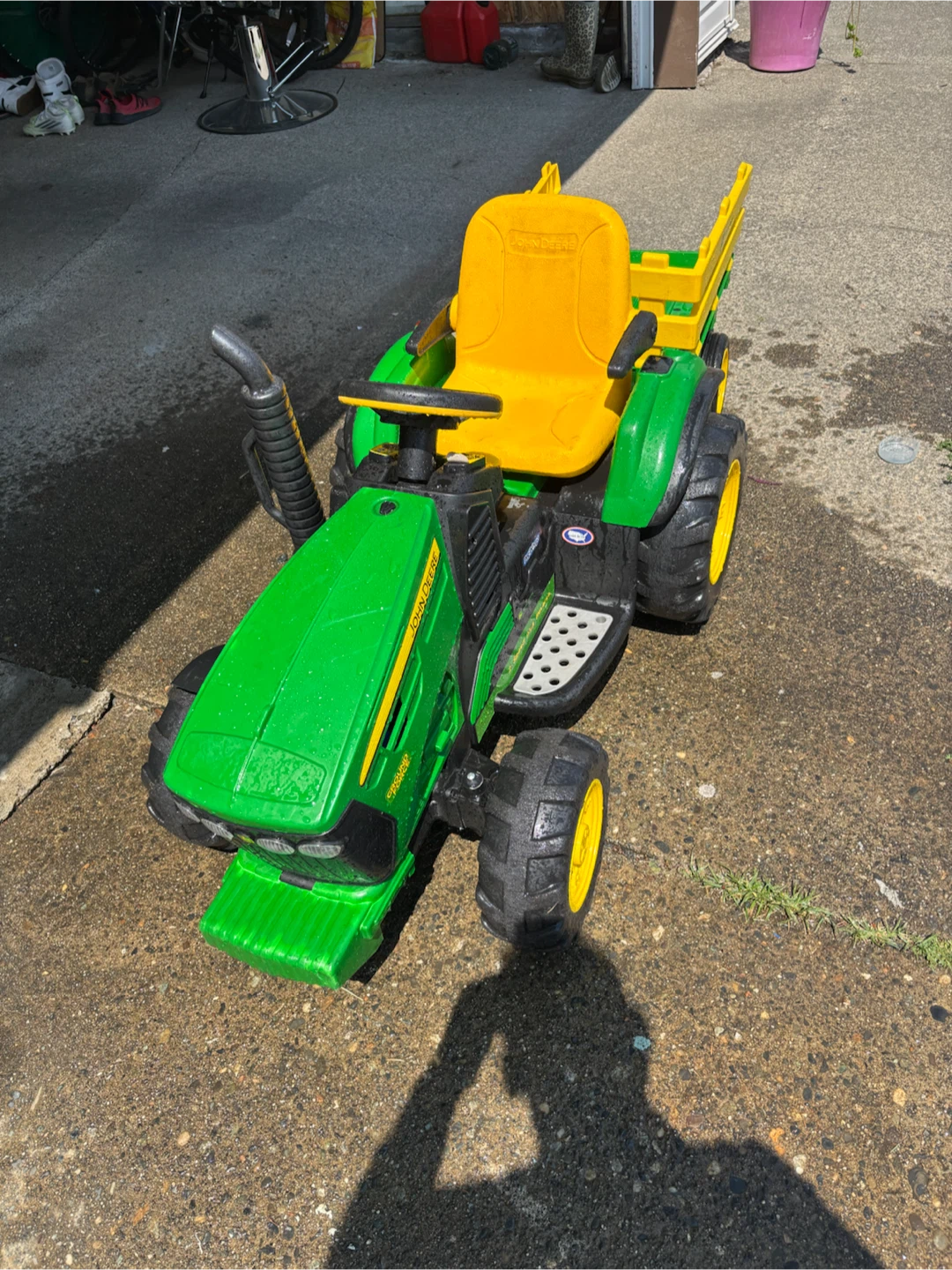 John Deere Ride-On Tractor with Trailer - photo 3