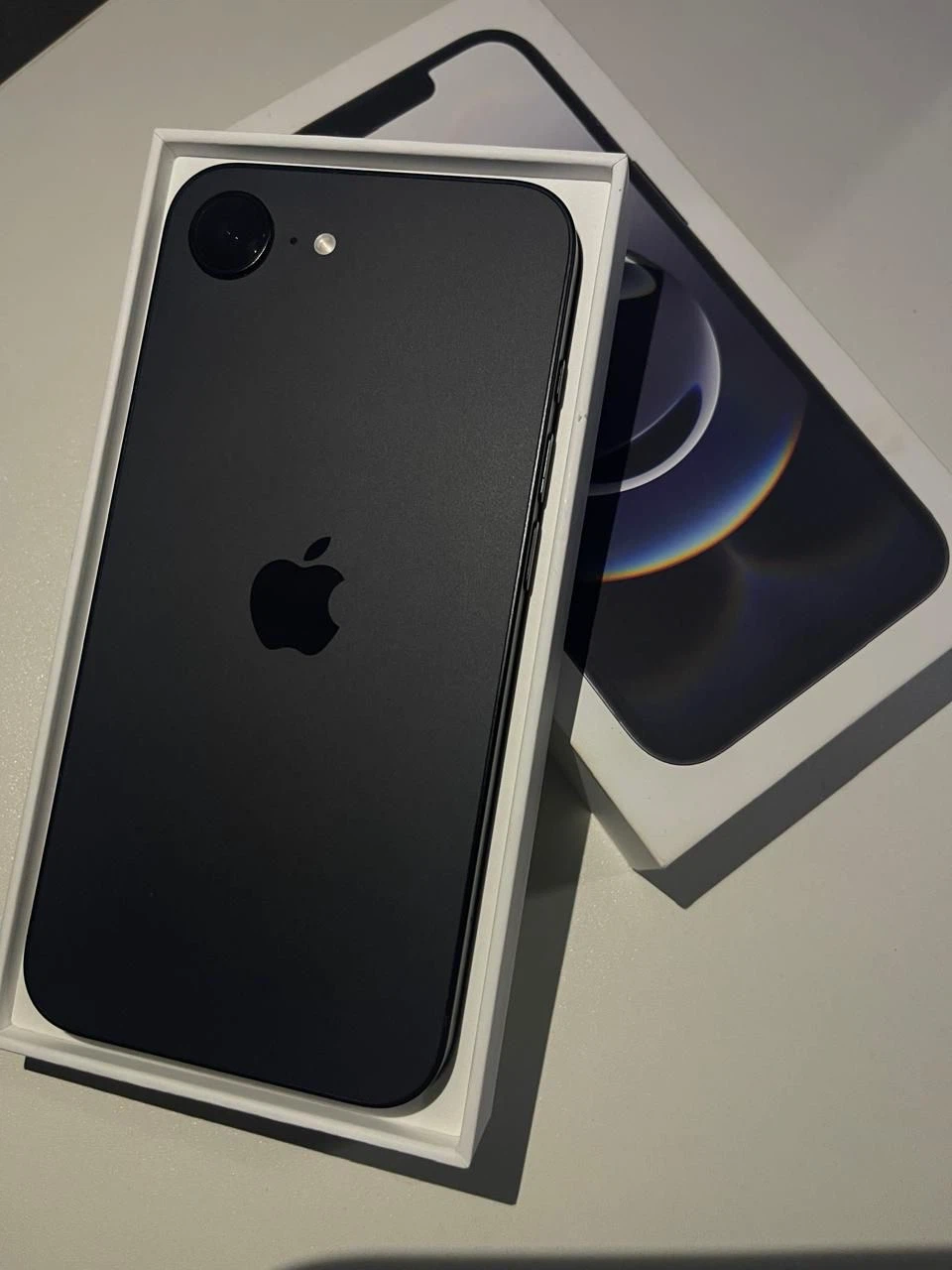 Black iPhone e16 (no charger)