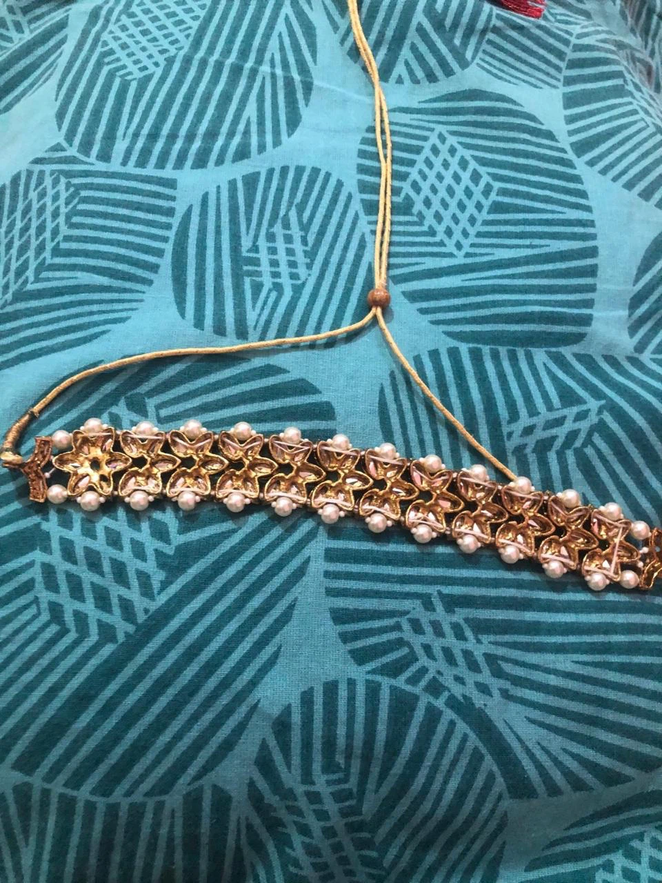Traditional Kundan and Pearl Choker Necklace - photo 3