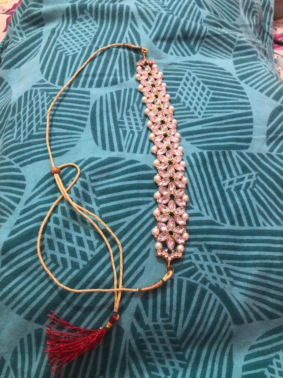 Traditional Kundan and Pearl Choker Necklace - photo 4