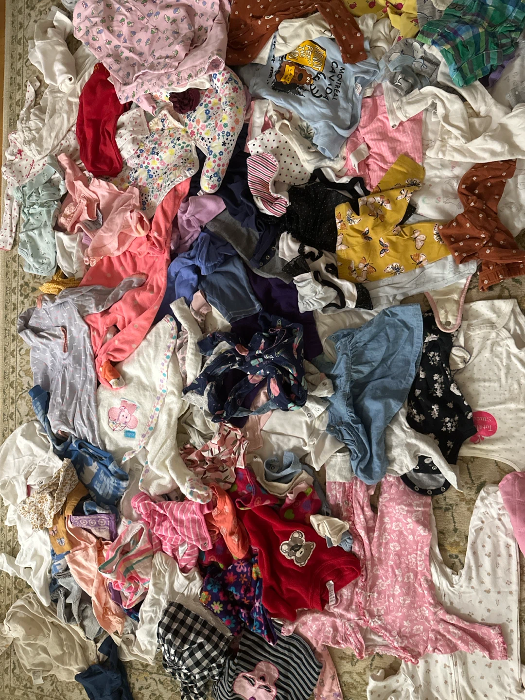 Bundle of assorted baby clothes - photo 4