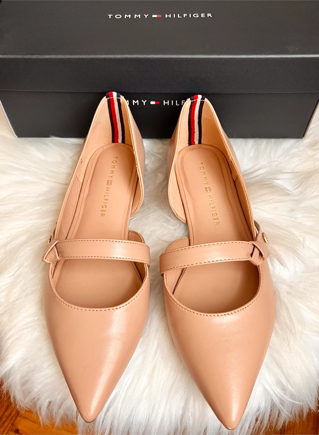 Tommy Hilfiger Venny Flats – Size US 7