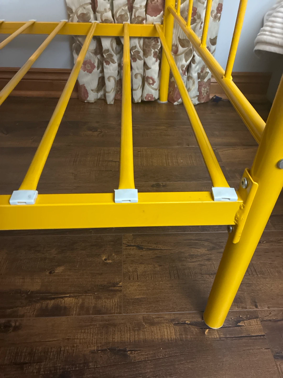 Yellow Metal Daybed Frame - photo 2