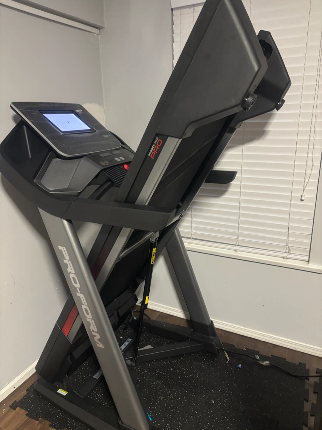 ProForm Pro 2000 Smart Treadmill - photo 2