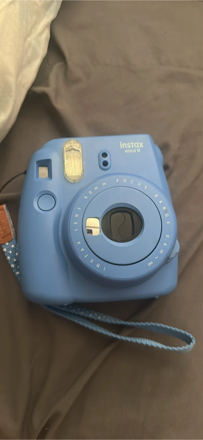 Fujifilm Instax Mini 9 Camera with free case