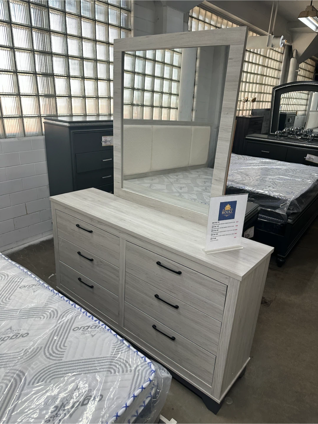 4 piece queen set bed frame mirror dresser nightstand - photo 3