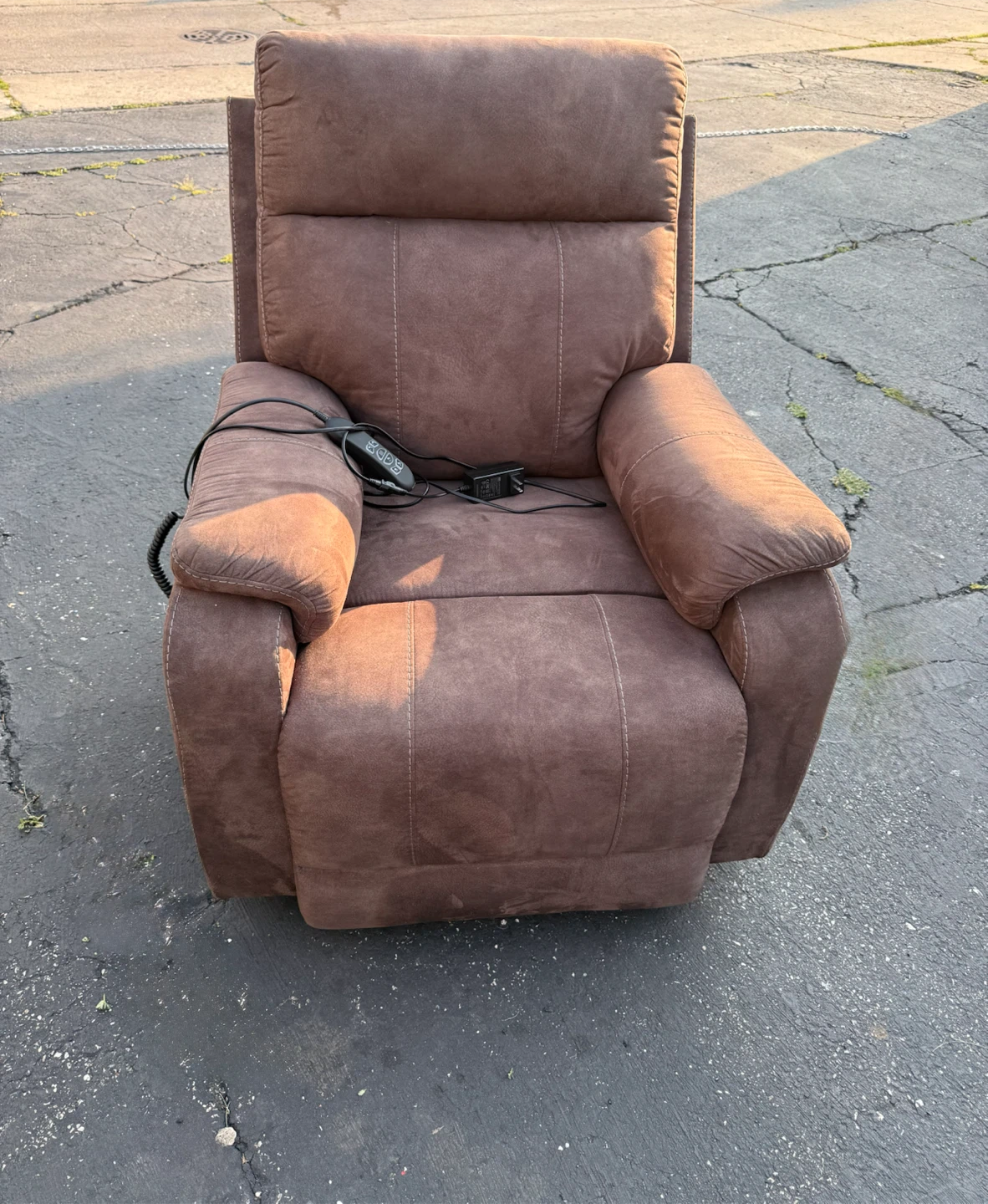 Brown Power Lift Recliner Chair $200.00 or best offer.