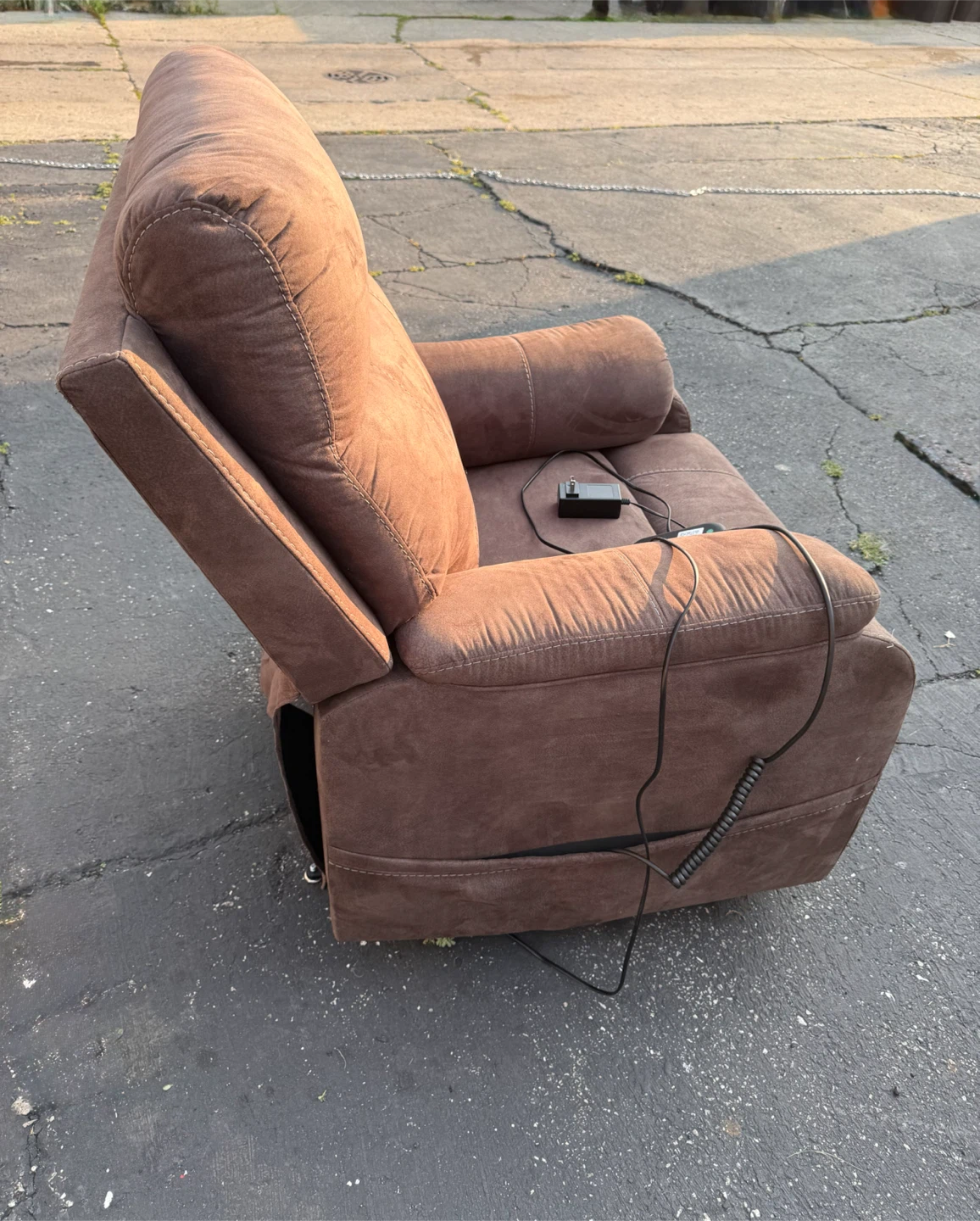 Brown Power Lift Recliner Chair $200.00 or best offer. - photo 2