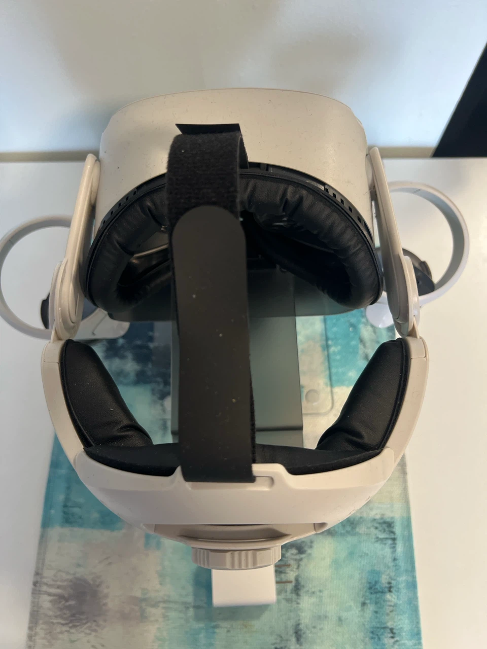 Meta Quest 2 VR Headset - photo 4