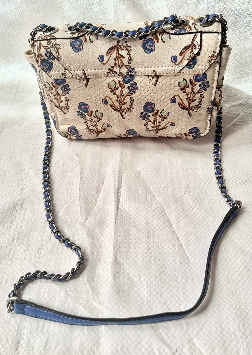 Guess Floral Shoulder Bag - photo 3
