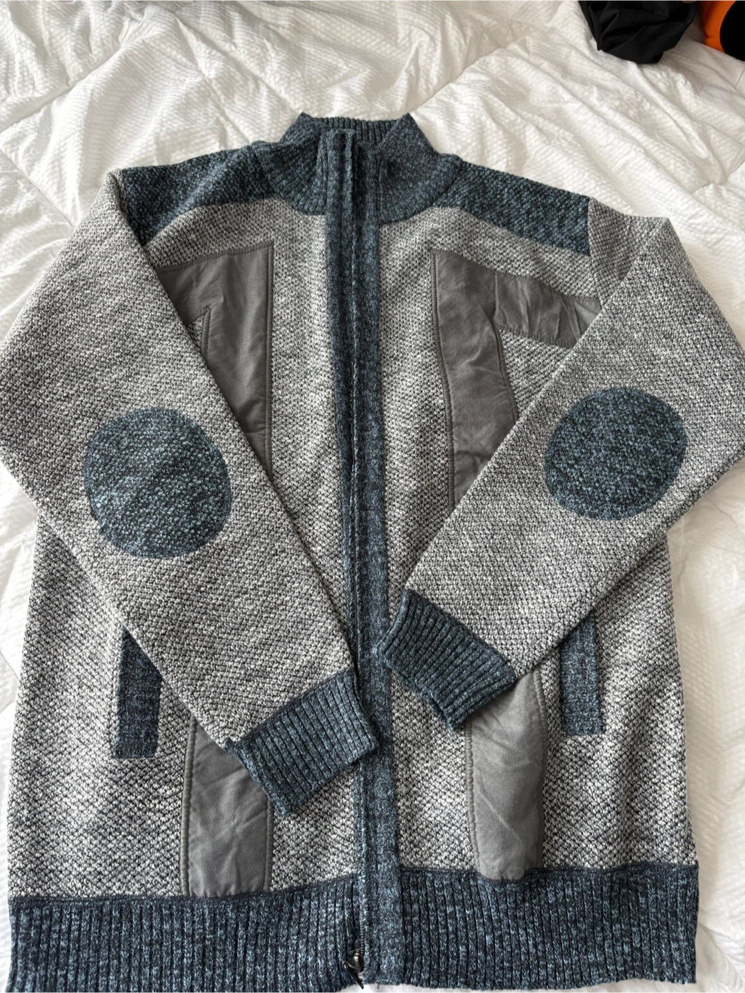 Men's Zip-Up Sweater Size L