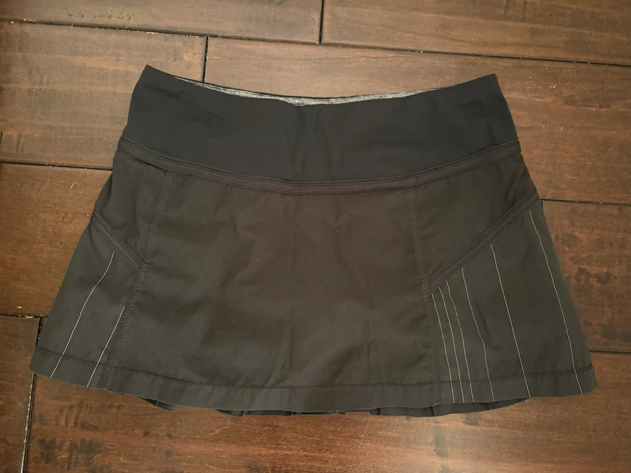 2 Lululemon size 6 skorts