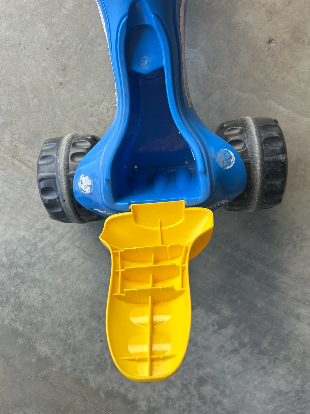 Ride-On Trike (Hot-Wheels) - photo 3