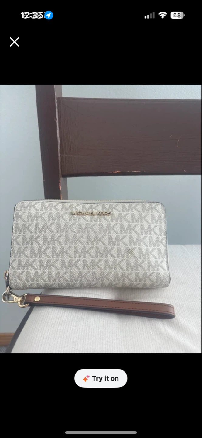 Michael Kors Wristlet