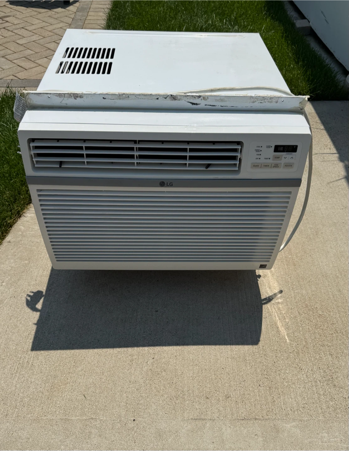 Air Conditioner.18,000btus 220 volts,$200.00 or best offer