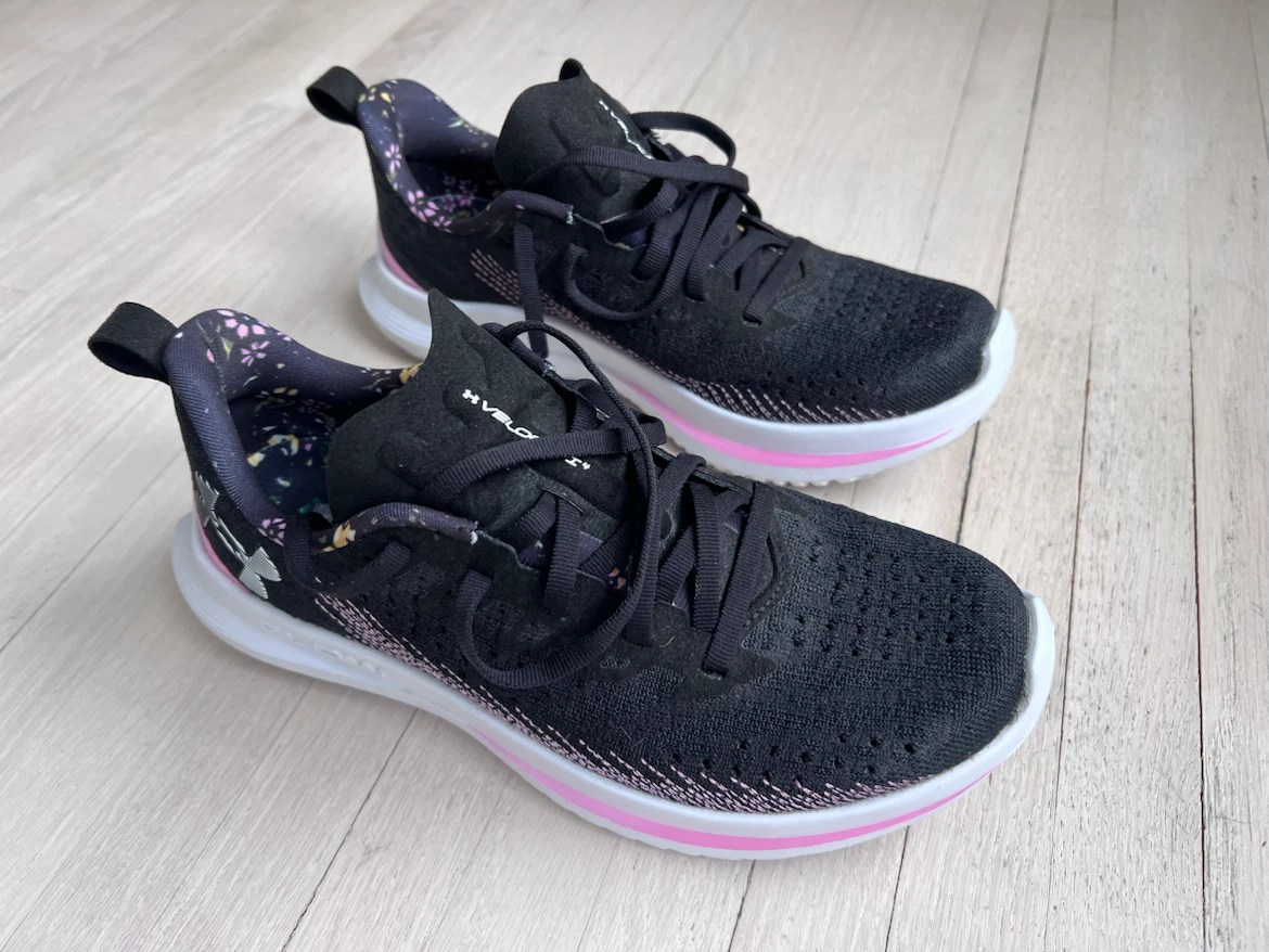 Under Armour Women's Velociti 4 SE Running Shoes