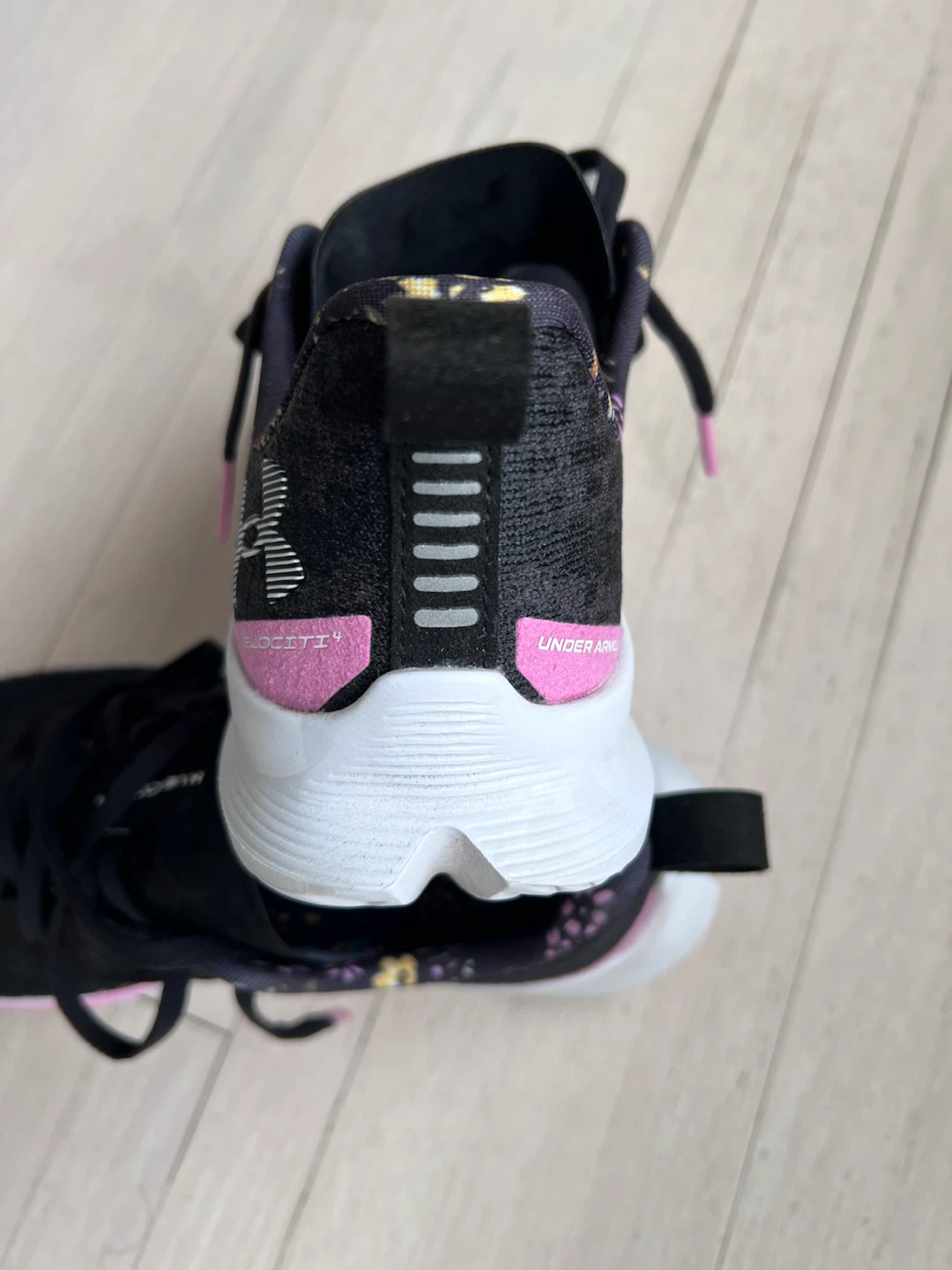 Under Armour Women's Velociti 4 SE Running Shoes - photo 4