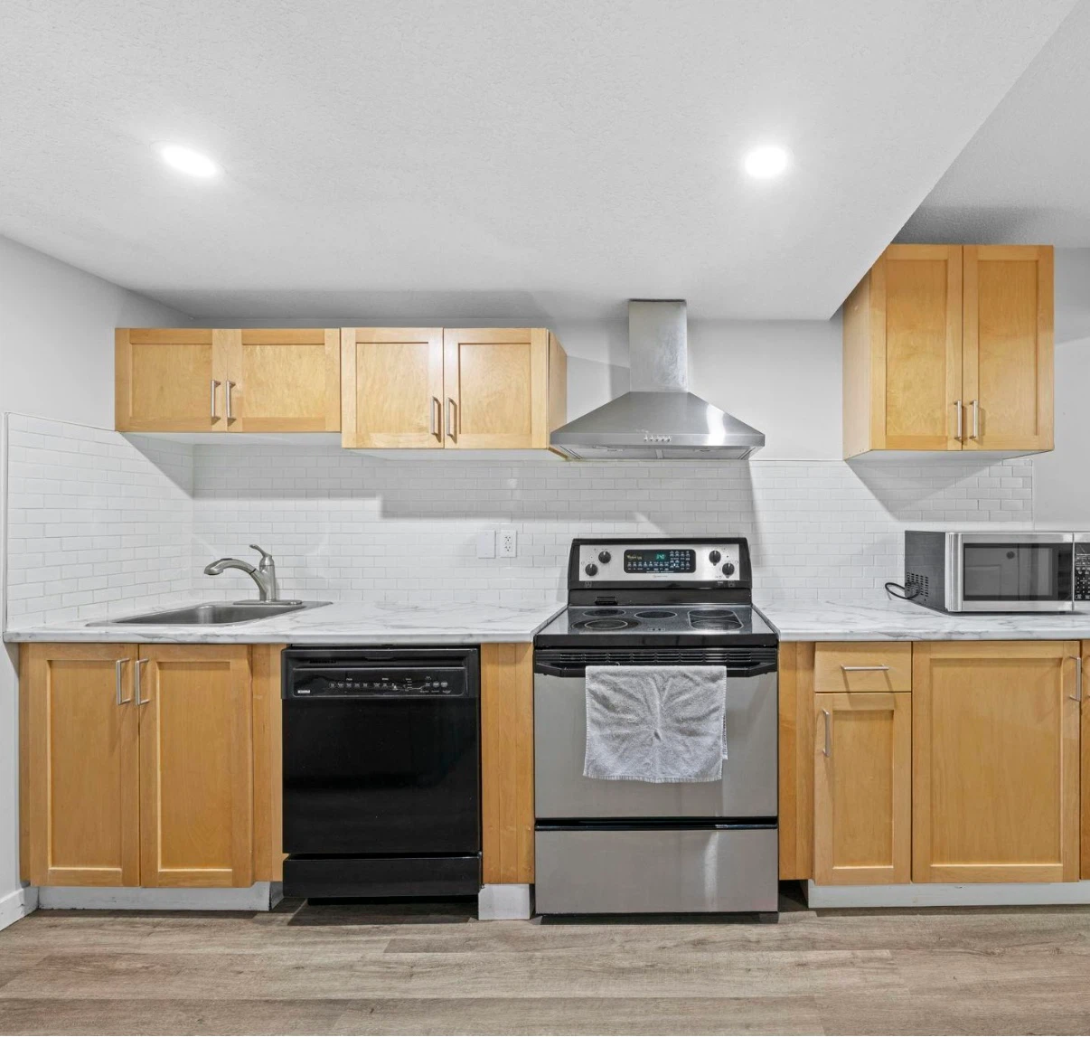 Spacious Legal 2-Bedroom Basement Suite in Rosenthal - photo 3