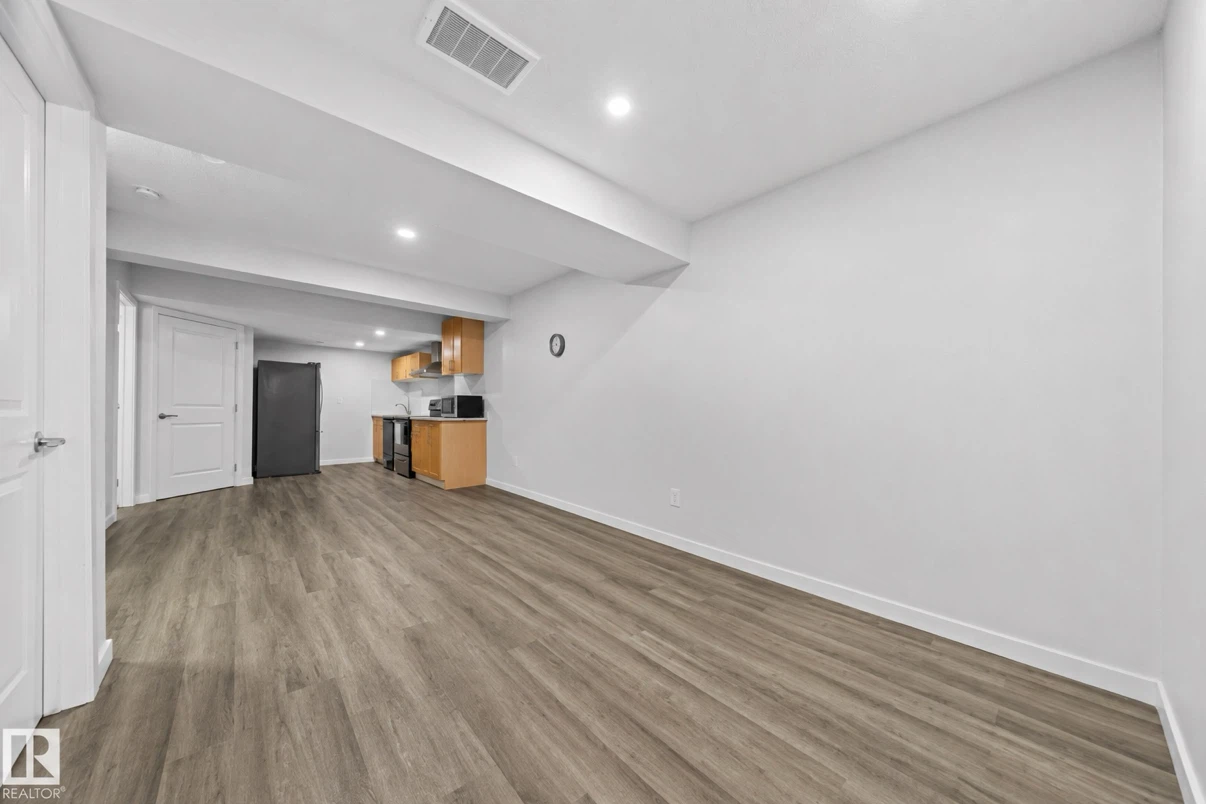 Spacious Legal 2-Bedroom Basement Suite in Rosenthal - photo 5