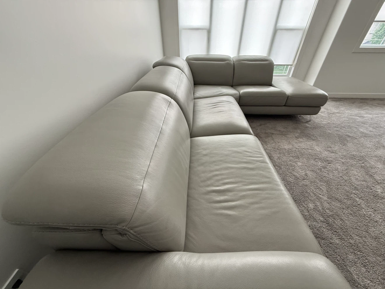 Italian-Made Top-Grain Leather Sectional power recliner/headrest - photo 3