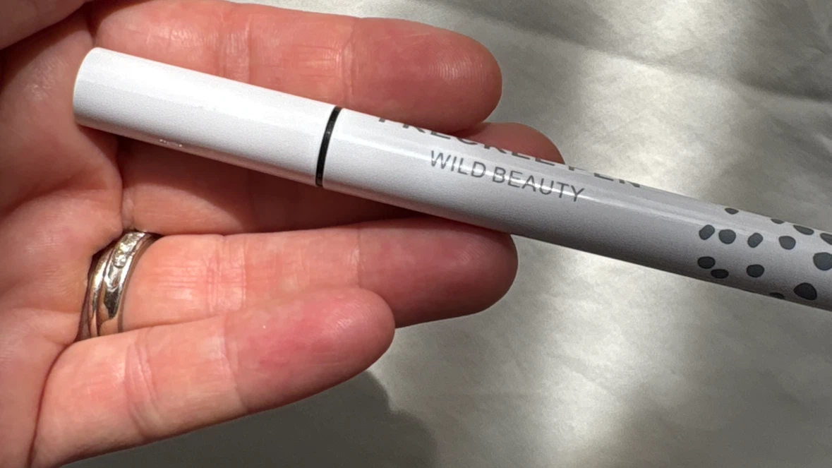Wild Beauty Freckle Pen & Magnolia lip liner and eyelashes Set