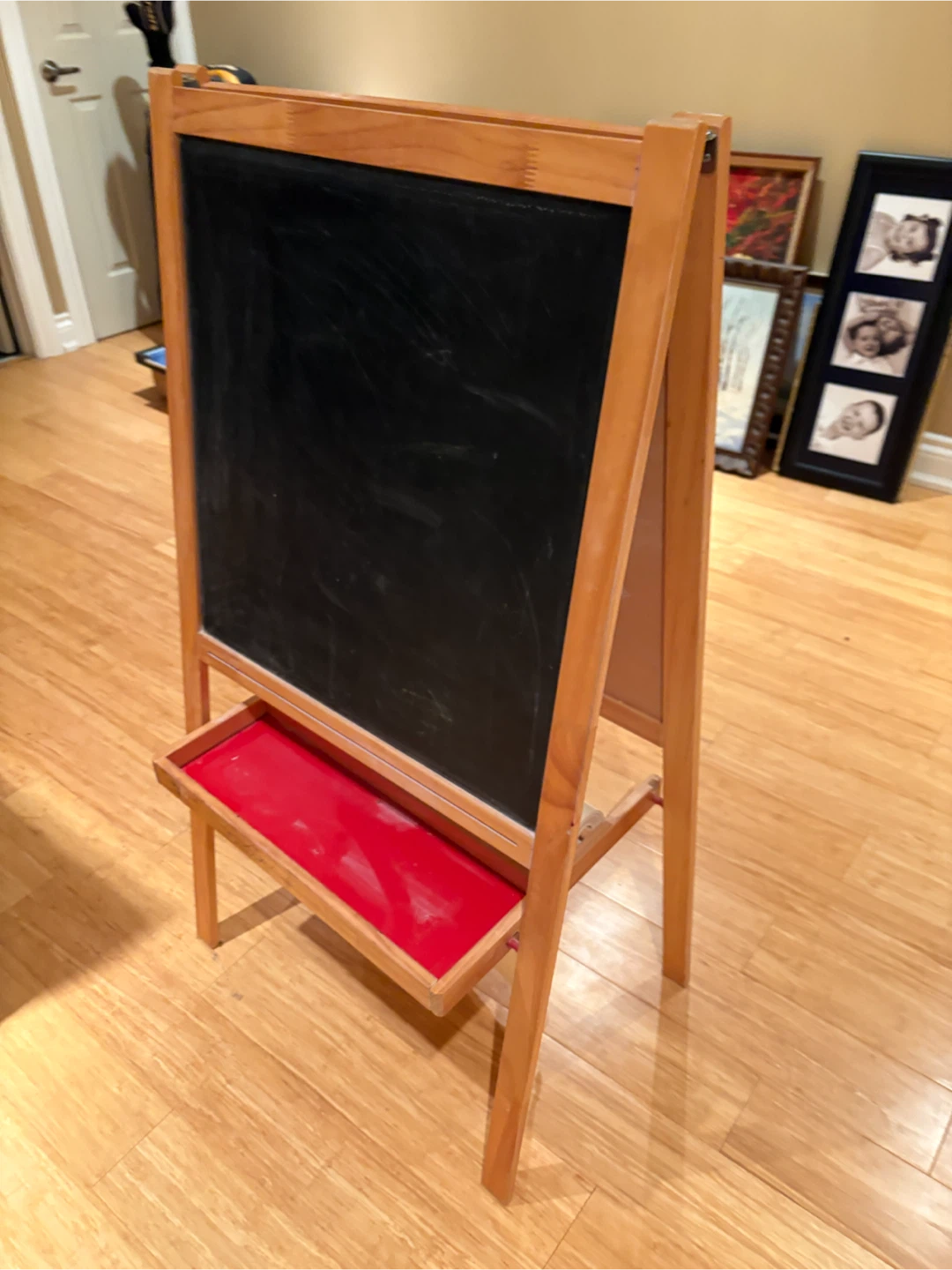 Wooden Easel with Chalkboard and Whiteboard