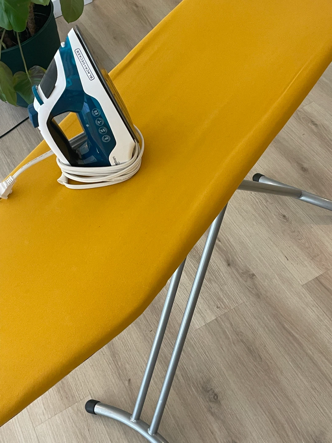 Black+Decker Iron and Ironing Board Set