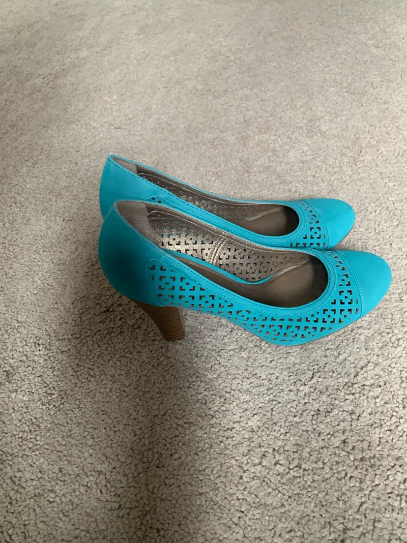Turquoise heels with cut-out detail
