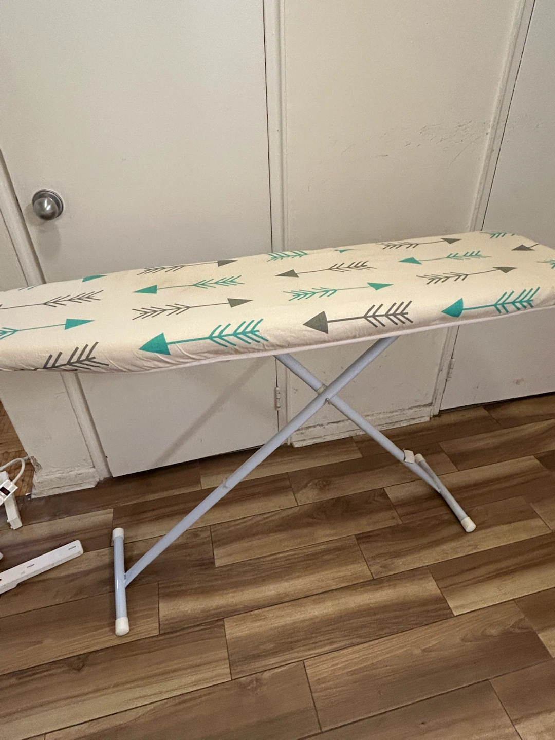 Ironing Board with Arrow Pattern - photo 3