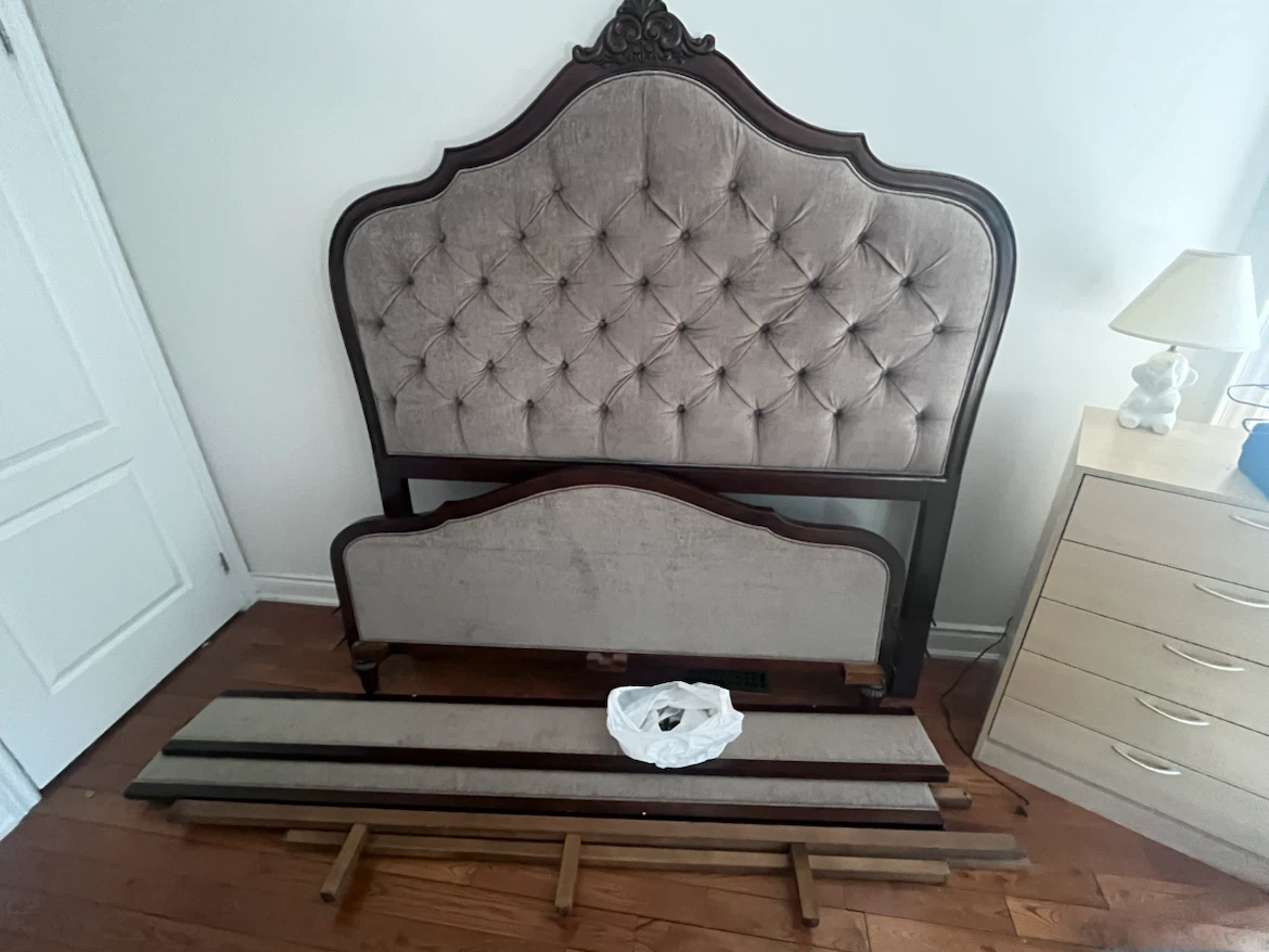 Tufted Upholstered Bed Frame